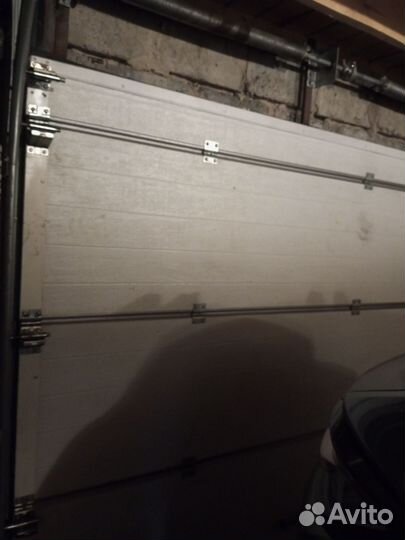 Ворота гаражные секционные б/у