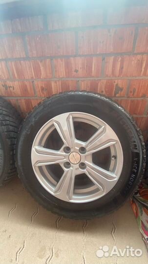 Michelin X-Ice North 4 185/65 R15