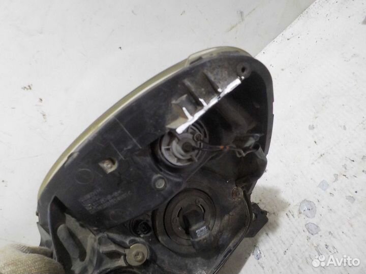 Фара правая Mazda Verisa