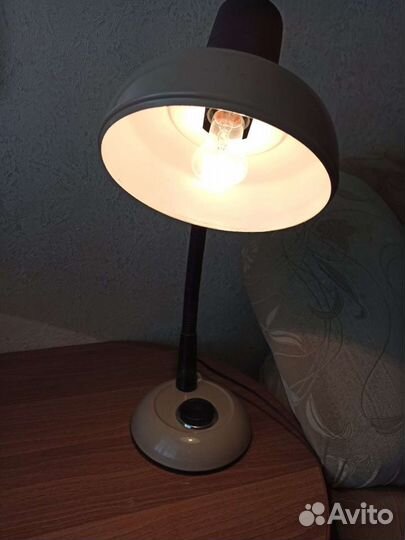 Лампа настольная