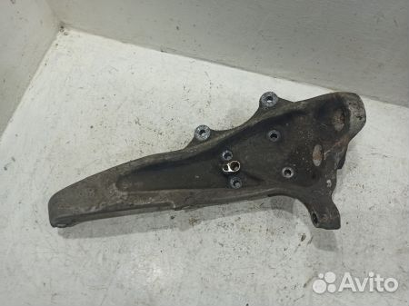 Кулак передний правый бмв