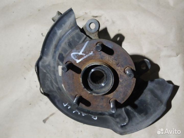 Кулак поворотный правый Toyota Rav4 XA30