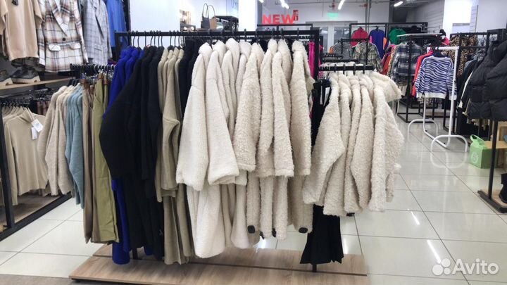 Торговое оборудование для магазина одежда