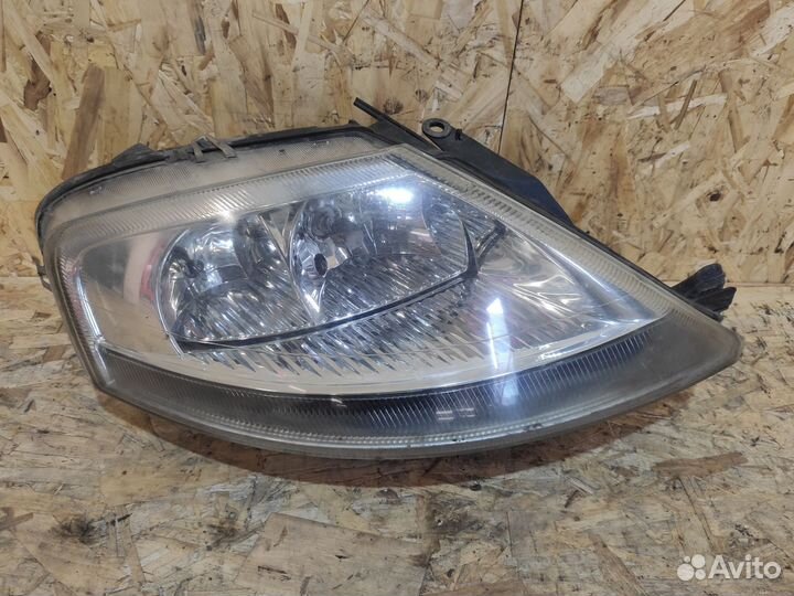 Фара правая Citroen C3