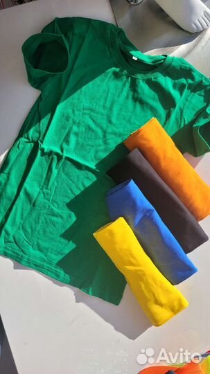 Однотонные футболки