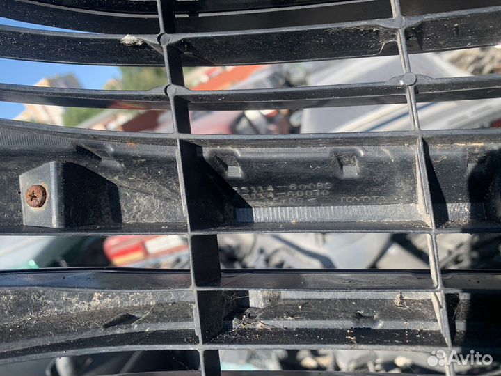 Решетка радиатора Toyota Land Cruiser Prado 150