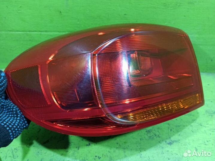 Фонарь задний наружный левый Volkswagen Tiguan