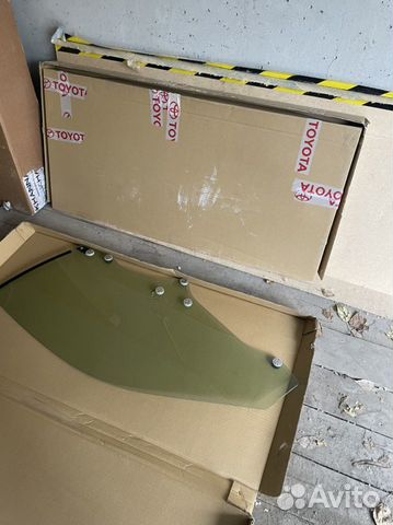 Стекла передеие на Lexus LC500