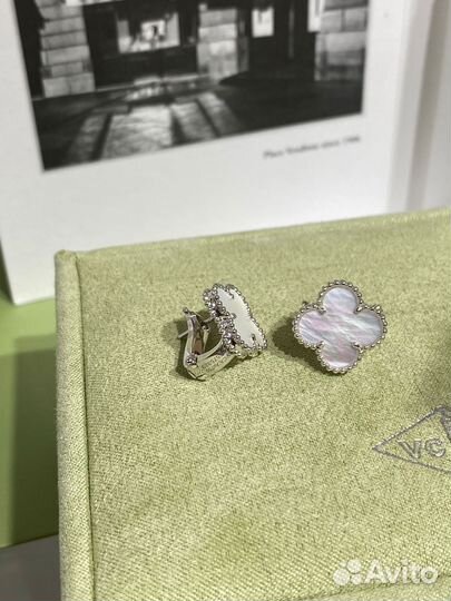 Золотые серьги Van cleef