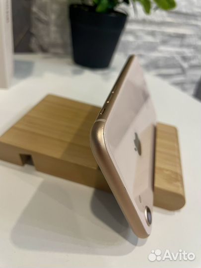 iPhone 8, 64 ГБ