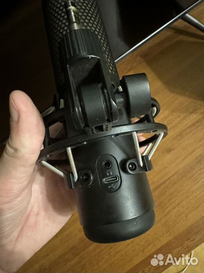 Микрофон HyperX QuadCast S черный с пантографом