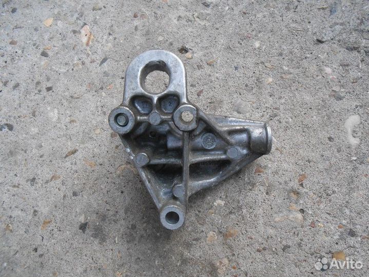 Кронштейн генератора Ауди А6 С4 2.5 тди 046145515F