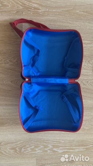 Детский чемодан на колесиках