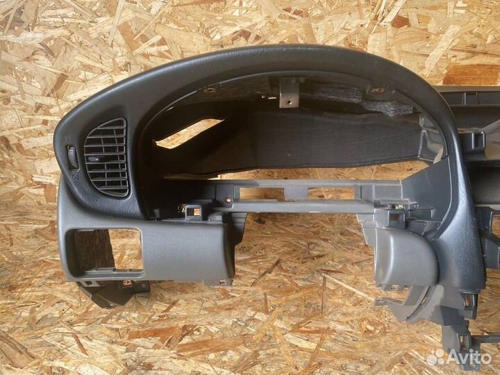 Передняя панель салона (Торпедо)