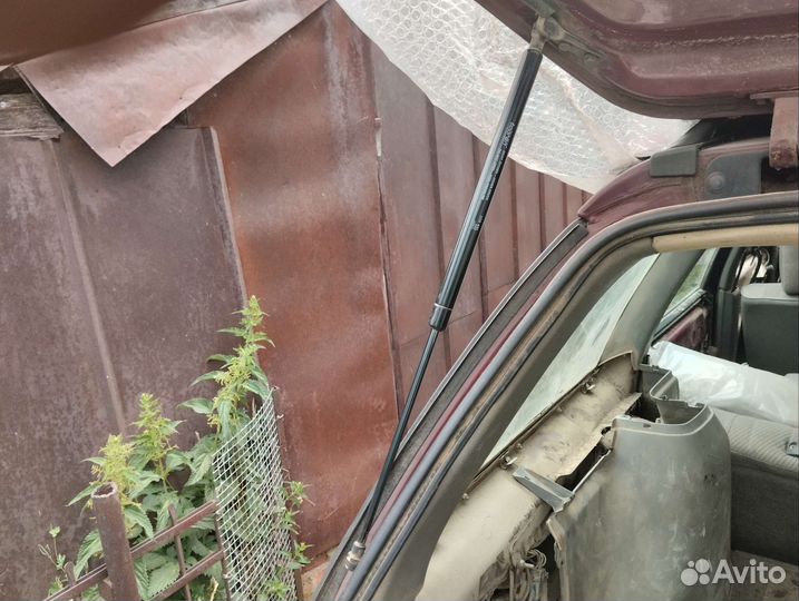 Амортизатор крышки багажника пассат б3 универсал