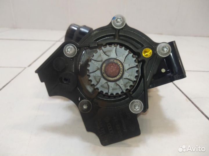 Насос водяной помпа Volkswagen Tiguan 5N1 2007-201