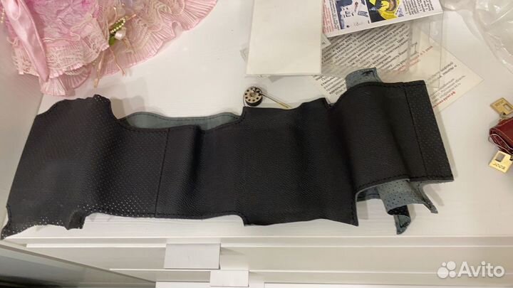 Кожаный чехол на руль автомобиля