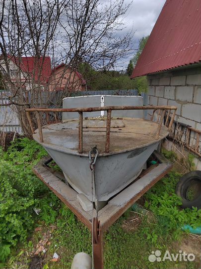 Моторная лодка Прогресс2