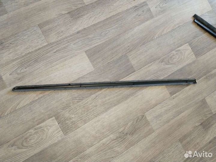 Mitsubishi Colt молдинг двери передней левой купе