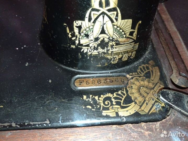 Швейная машинка Зингер