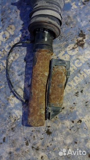 Передняя левая пневмостойка Mercedes-Benz W220