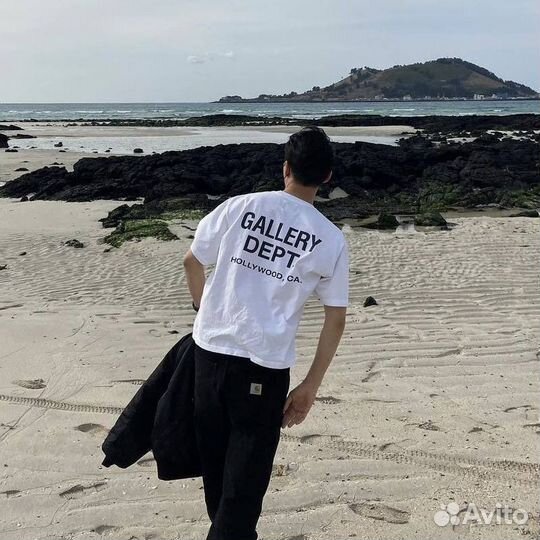Футболка gallery dept