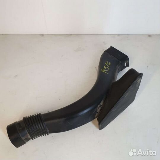 Патрубок воздушного фильтра BMW 7 F01/F02 2015г. 1