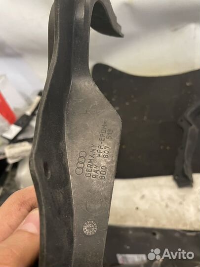 Спойлер подкрылка левый Audi A4 B5