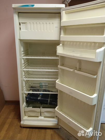 Холодильник бу Stinol