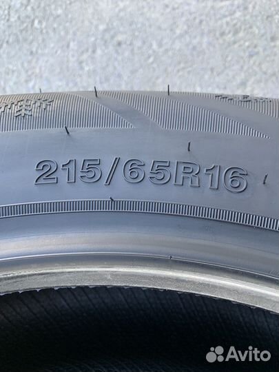 Grenlander IceHawke II 215/65 R16 98T