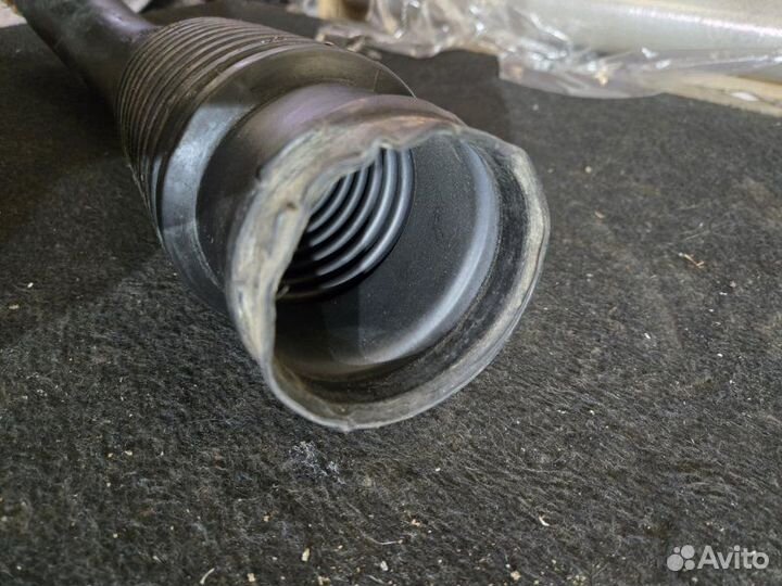 Патрубок воздушного фильтра Ford Focus 1.6 2005