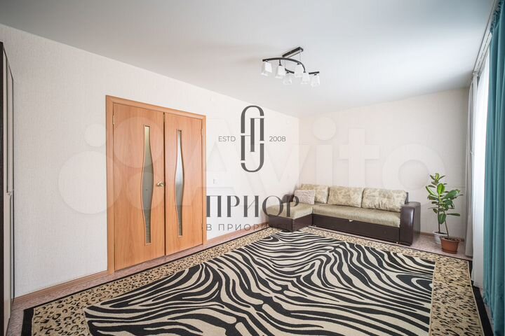 2-к. квартира, 60 м², 1/3 эт.