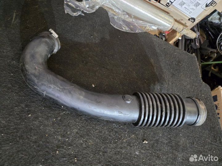 Патрубок воздушного фильтра Ford Focus 1.6 2005