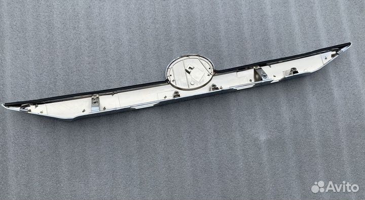 Накладка крышки багажника Camry V50