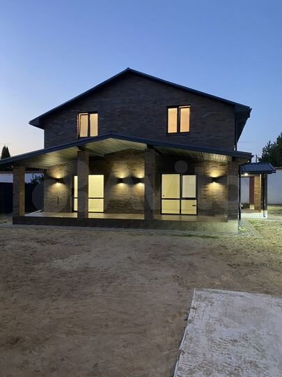 Дом 191 м² на участке 6,5 сот.