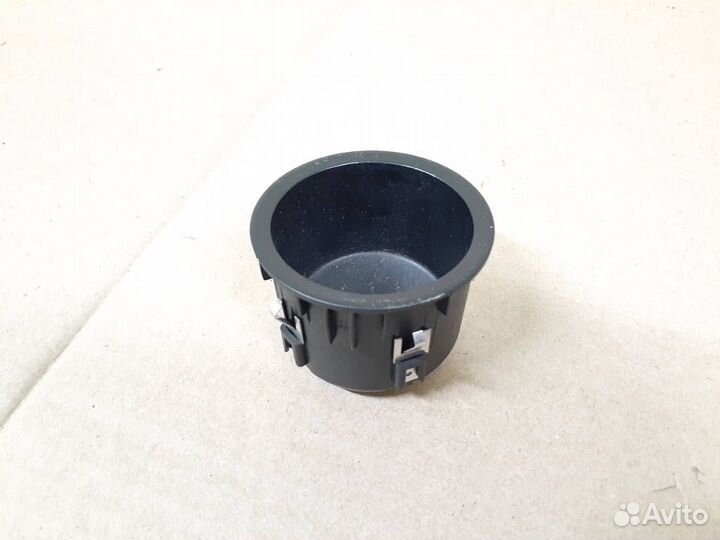 Стакан в подлокотник VW Touareg 1 7L casa