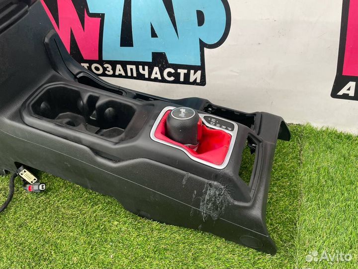 Консоль салона Jeep Wrangler JL 2020