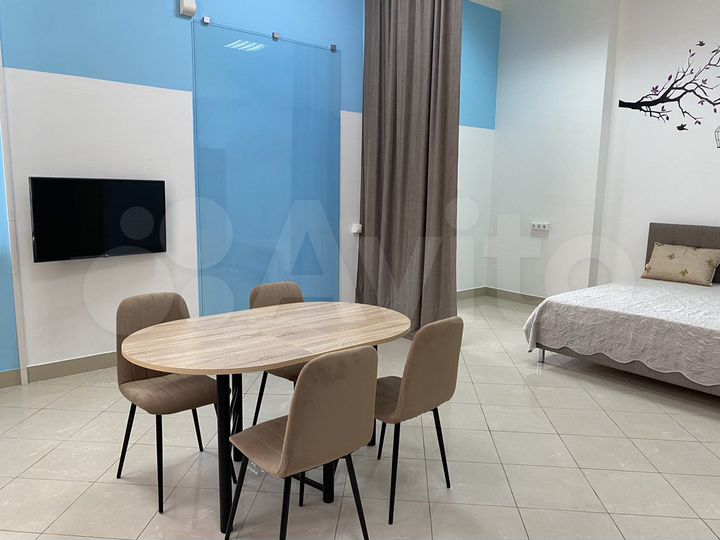 2-к. квартира, 70 м², 1/18 эт.