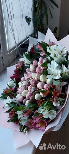 Клубника в шоколаде букеты