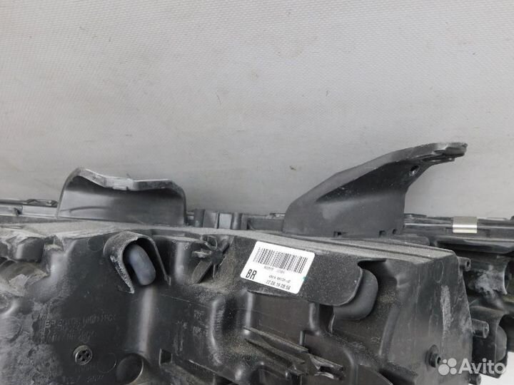 Фара правая Mitsubishi Outlander