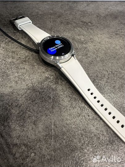 Смарт-часы Samsung Galaxy Watch4 Classic 42mm