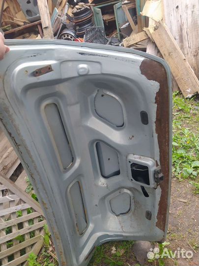 Крышка багажника Рено Логан 1