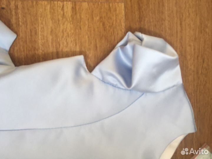 Новое Красивое атласное платье