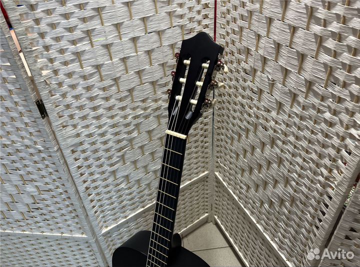 Гитара для обучения с комплектом