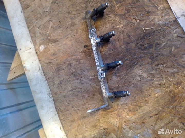 Топливная рамка рампа рейка Chevrolet Aveo T 250