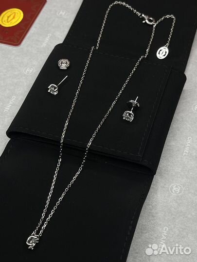 Cartier серьги пусеты с подвеской