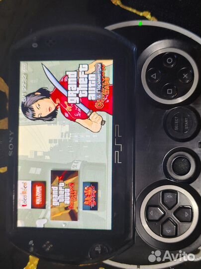 Приставка Sony PSP GO