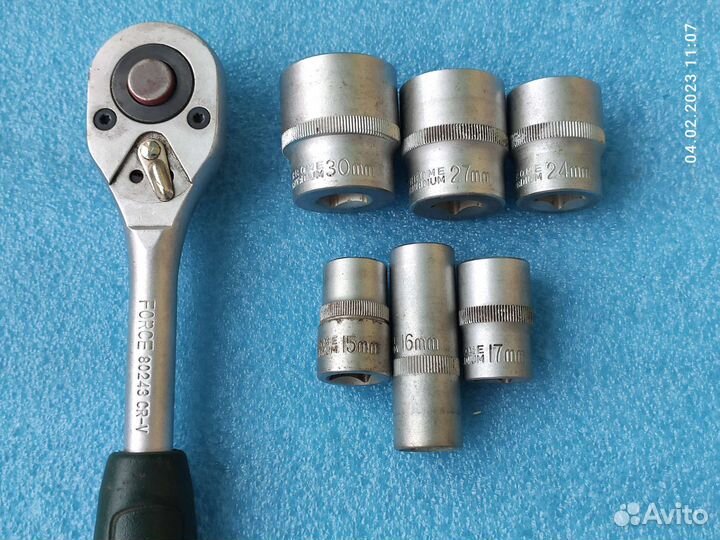 Ключ трещётка с головками