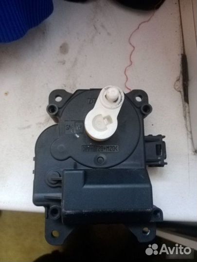 Моторчик заслонки отопителя Lexus Rx300