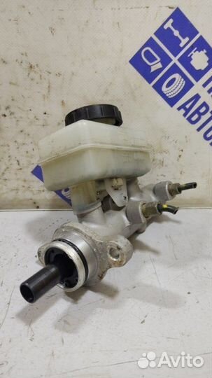 Главный тормозной цилиндр Infiniti G35 седан 3.5